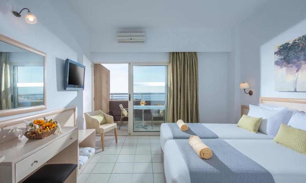 Double Rooms Sea View (main building)