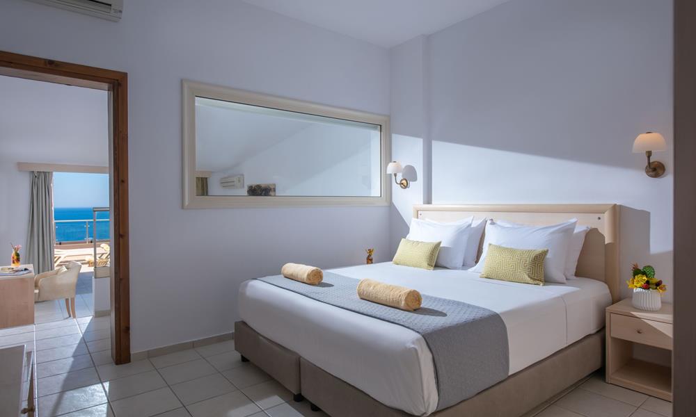 Family Suite Sea View (main building)